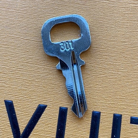 Authentic LV key only - Picture 7 of 8